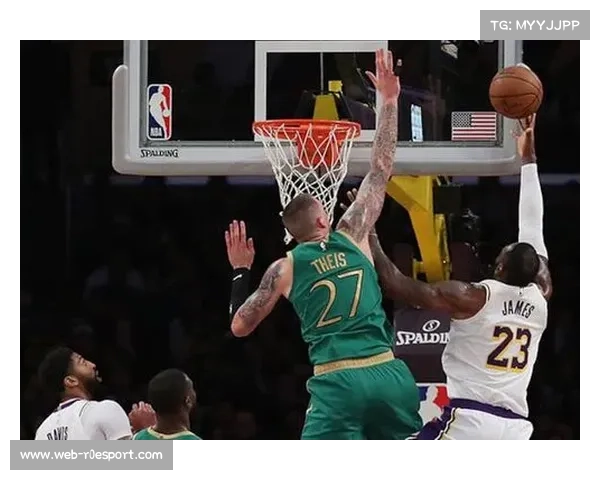 拉拉维亚左股四头肌挫伤获准出战，湖人锋线轮换临调整